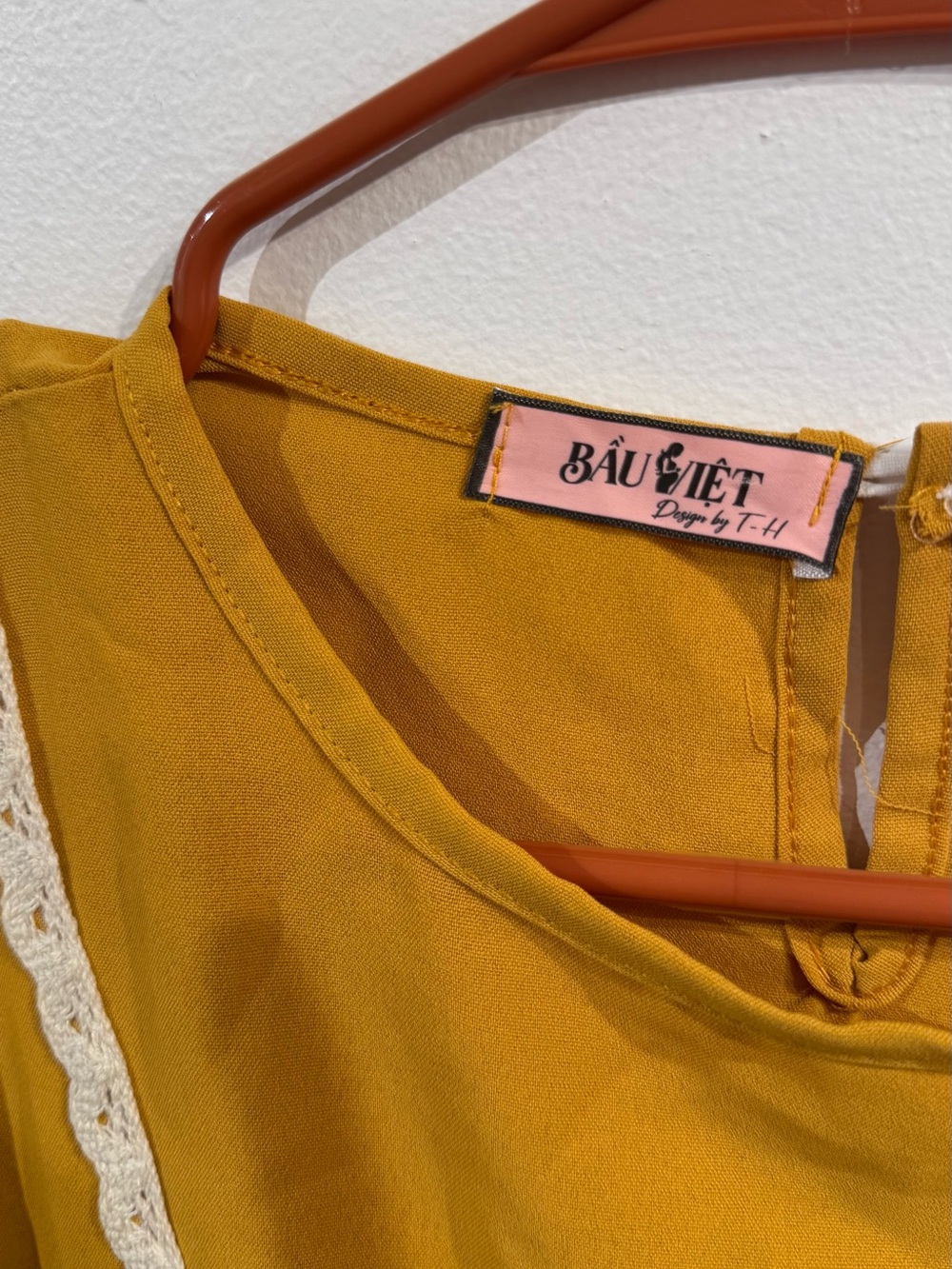 Women’s Lace-Trim Puff Sleeve Mini Dress in Mustard XL - Picture 3 of 4